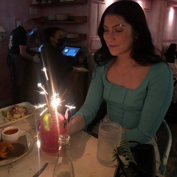 Green Tie Back Lettuce Top - Picture 6 of 6